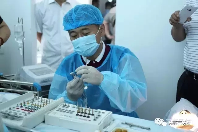 636304591274013906.jpg 《零基础种植实操班》2018年1月杭州、长沙两站连发